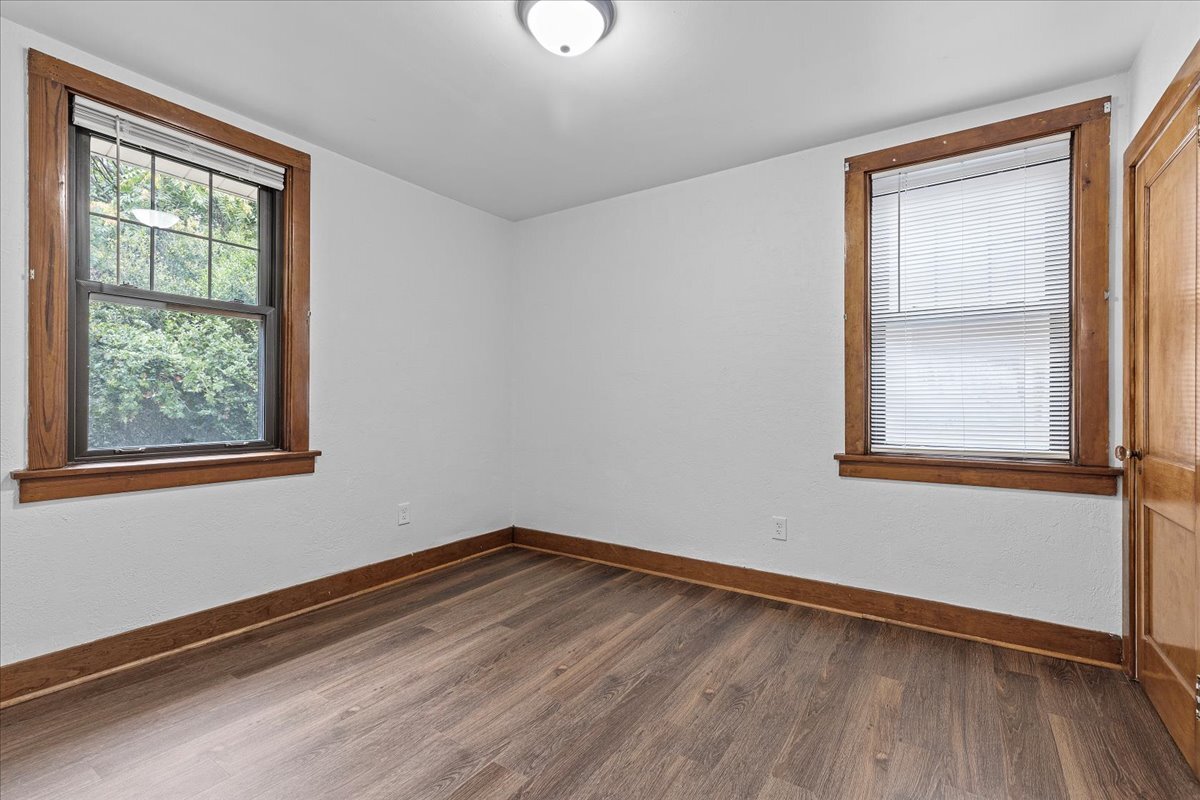 Building Photo - 3033 Brentwood Ave