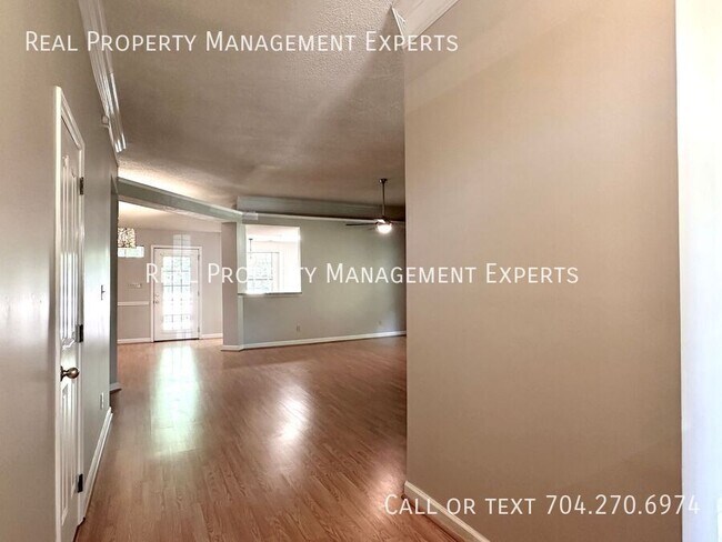 Building Photo - 801 Water Wheel Ct
