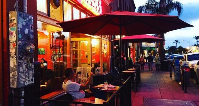 Building Photo - 4834 W Mountain View Dr