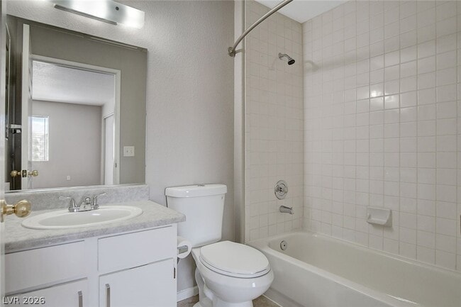 Building Photo - 2216 Benmore St