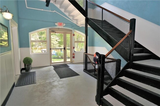 Building Photo - 426 Spring St