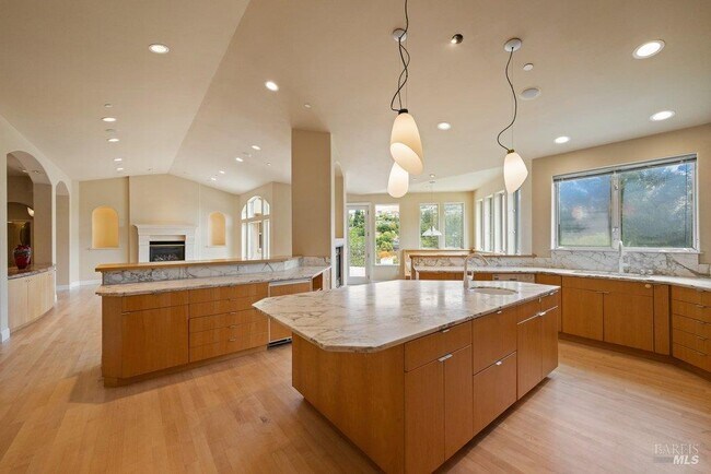 Building Photo - 10 Warrens Way
