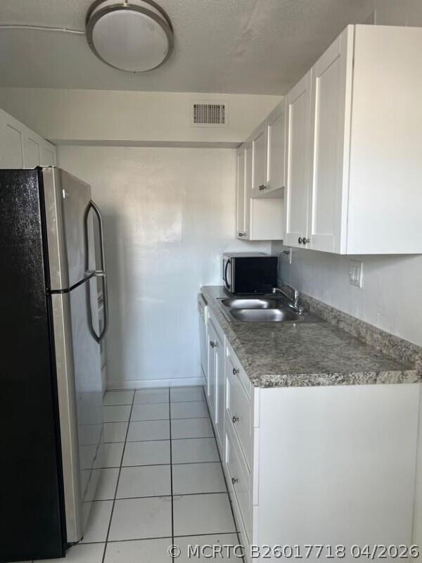 Building Photo - 371 Sunshine Dr