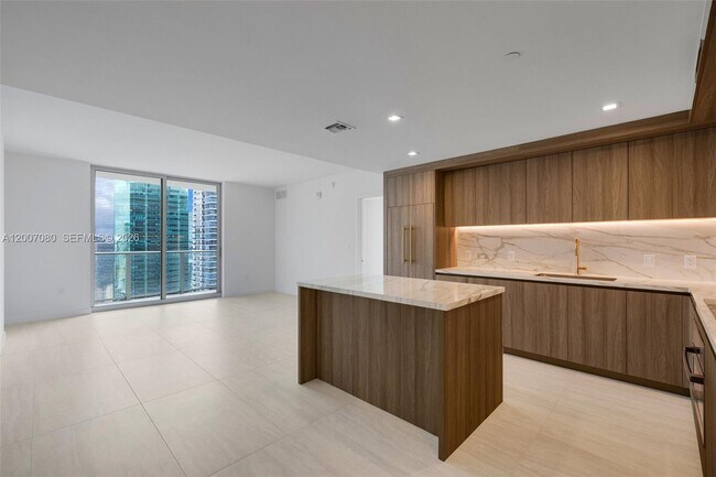 Building Photo - 77 SE 5th St