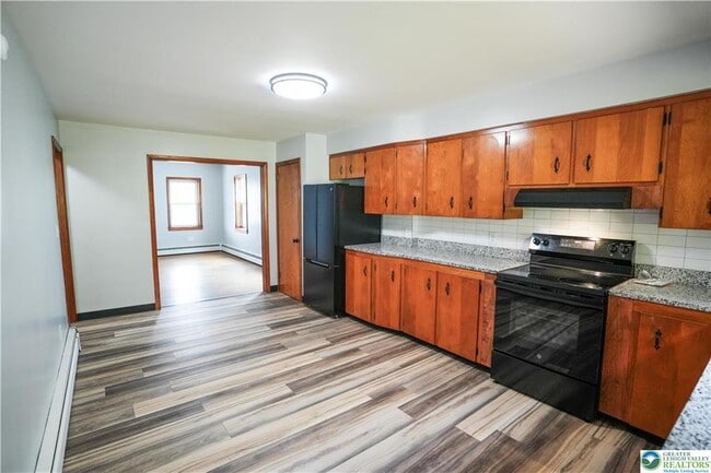 Building Photo - 775 Edgemont Ave
