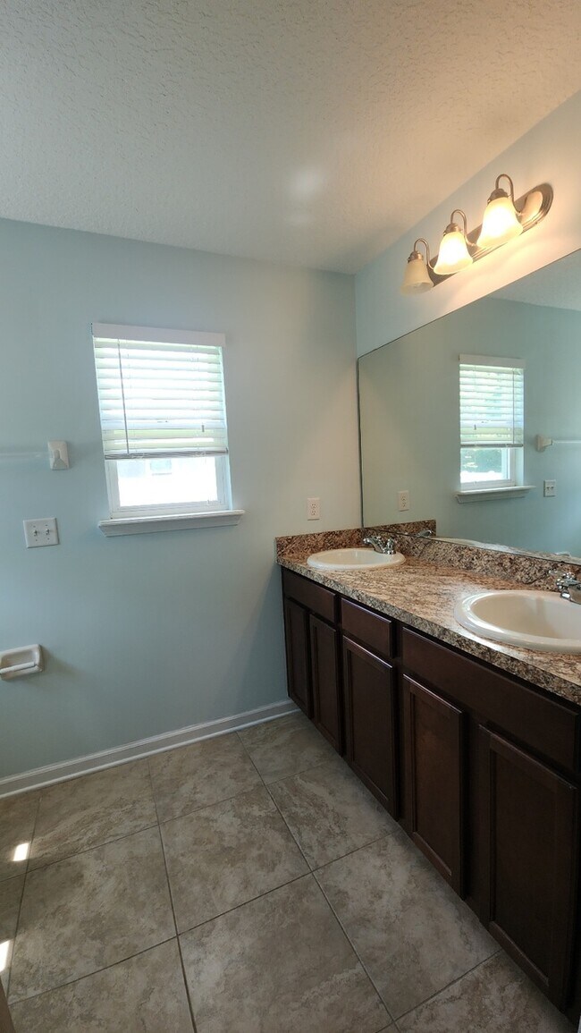 Building Photo - 318 Mystic Castle Dr