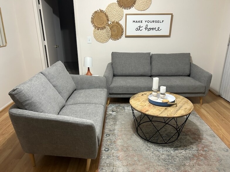 Living Room - 2050 Hunters Glen Dr