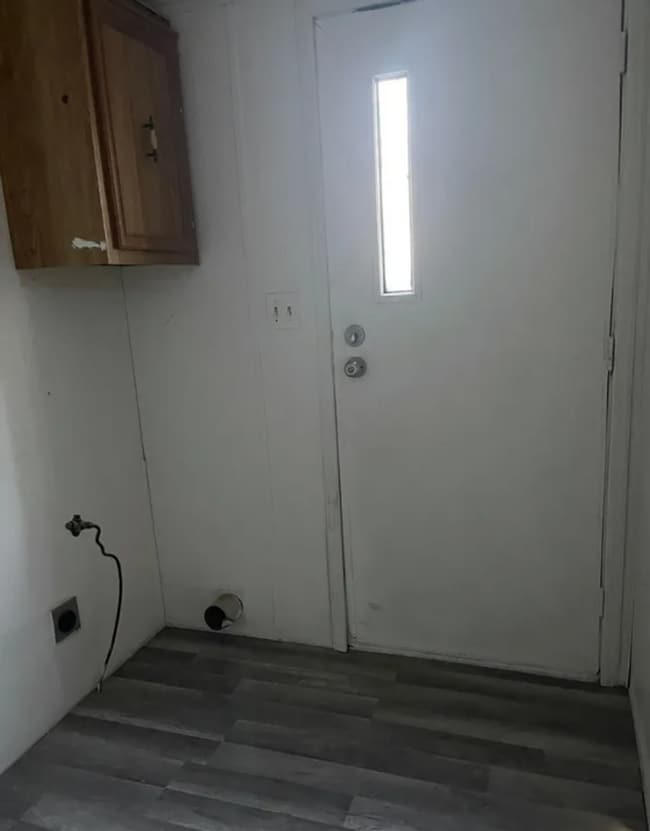 Building Photo - Modern 2 Bed 2 Bath Move-In Ready