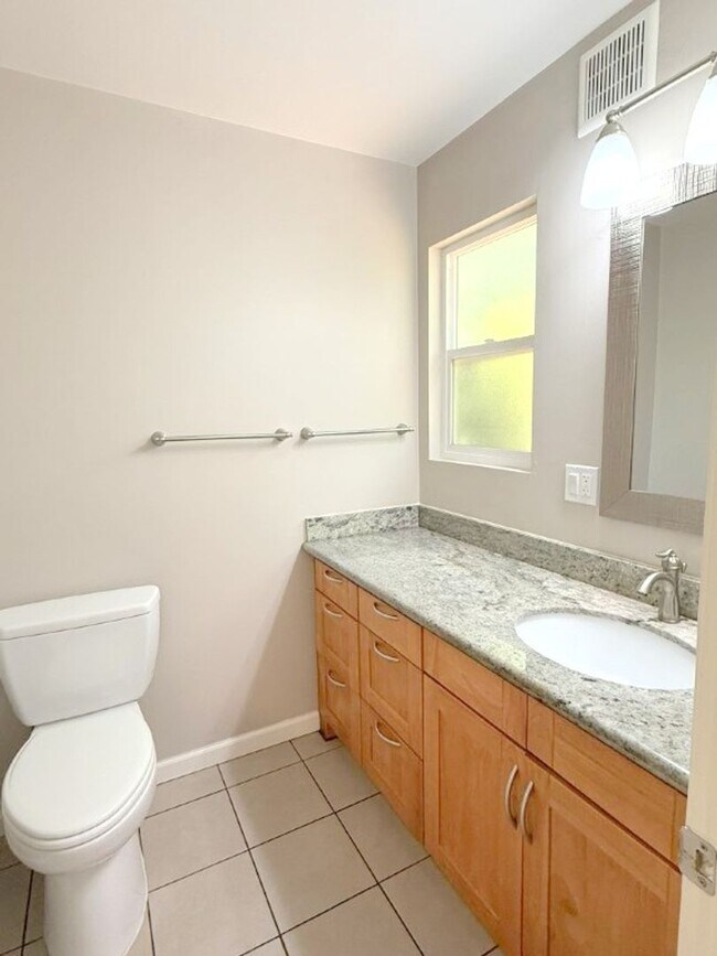 Building Photo - Remodeled One Story Home Located In Desirable Lafayette !