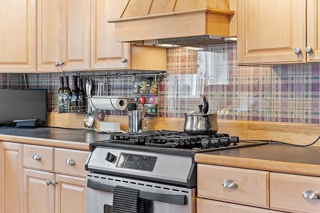 Building Photo - 68 E Bluff Rd