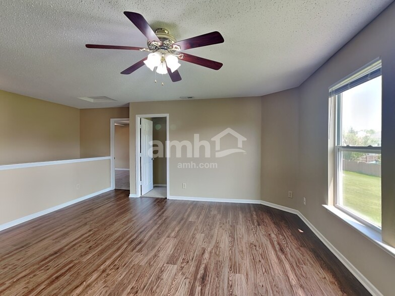 Building Photo - 6765 W Littleton Dr