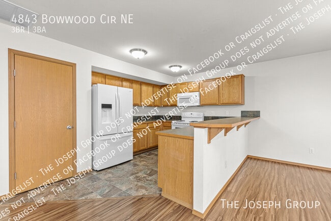 Building Photo - 4843 Bowwood Cir NE