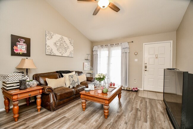 Building Photo - 8055 Cambridge St