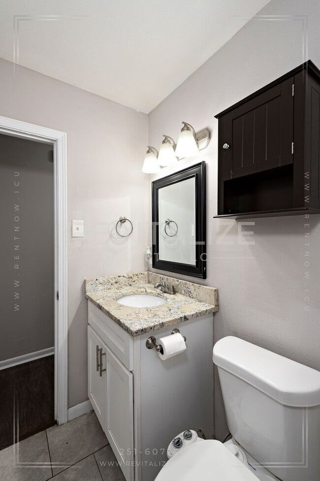 Building Photo - Beautifully Updated 4-Bedroom Home in West Mobile!