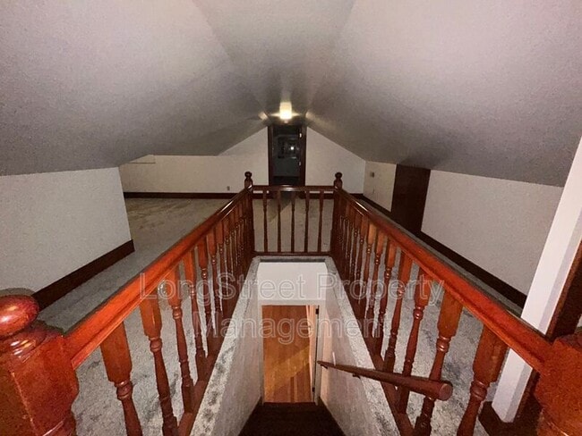 Building Photo - 1905 SE 27th Ave