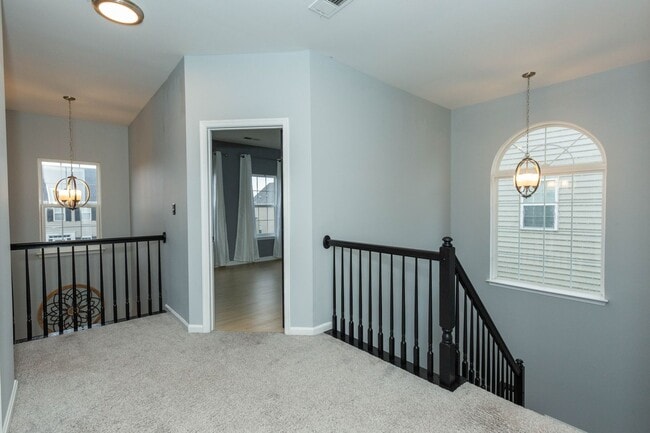 Building Photo - 4 bed, 2.5 bath Single Family Home in Char...