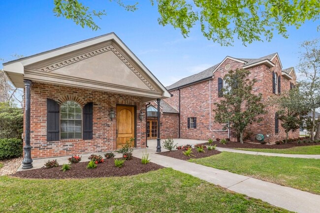 Building Photo - 4329 Edgewater Dr