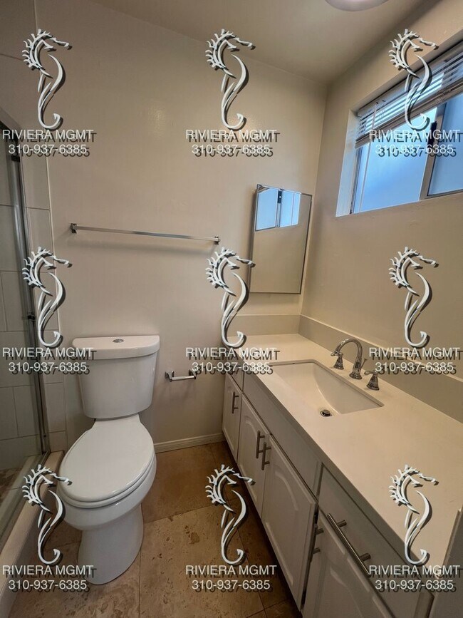 Building Photo - 206