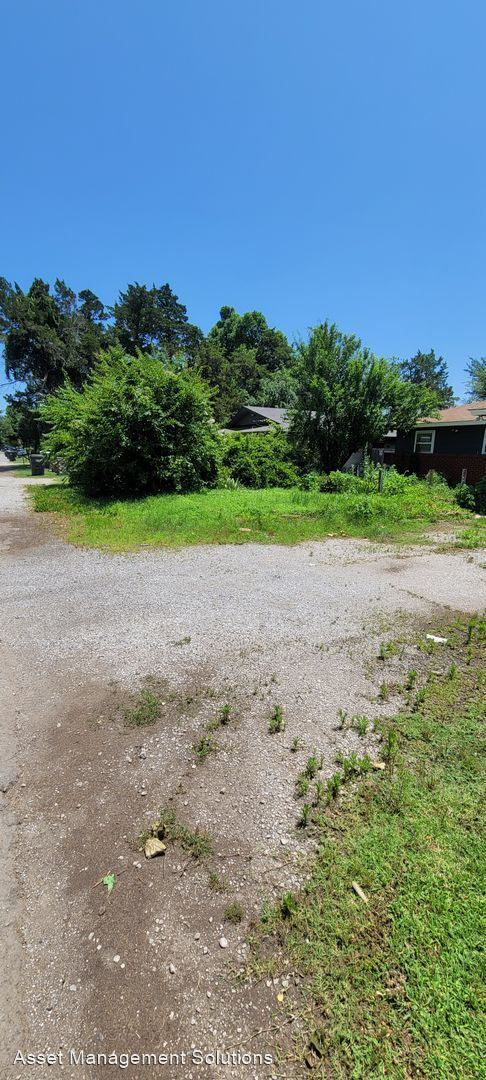 Building Photo - 4 br, 1 bath House - 6714 NW 31st St.