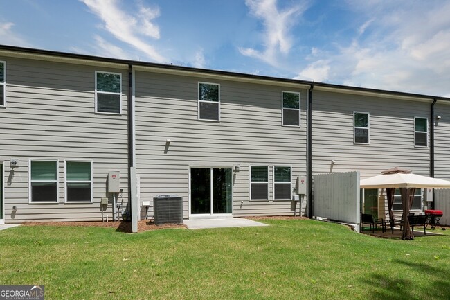 Building Photo - 1585 Villageside Ct
