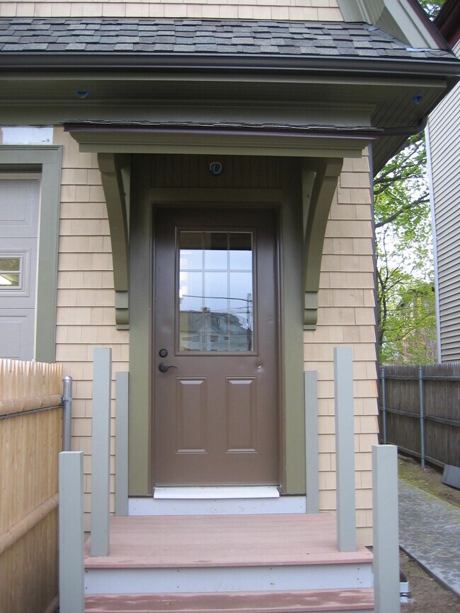 Building Photo - 19 Wendell St