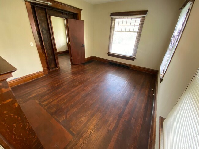 Building Photo - 426 E 15th Ave