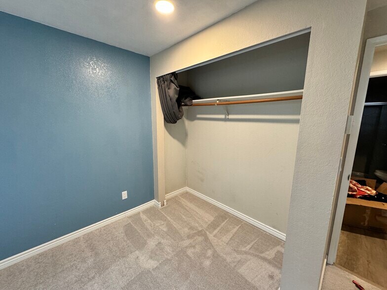 Building Photo - 3815 131st Ln SE