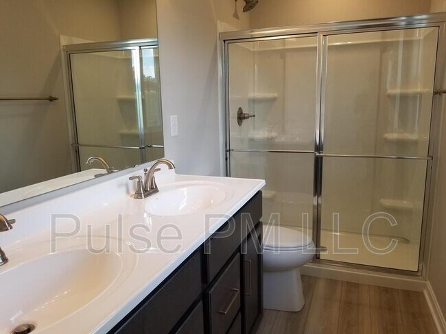 Building Photo - 1389 Meadowrun Ln