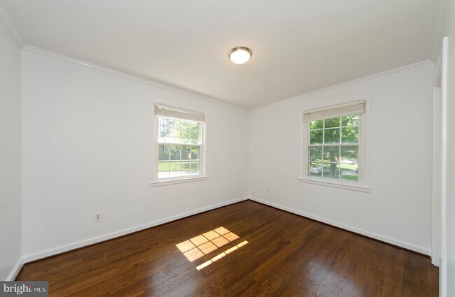 Building Photo - 628 Tazewell Rd NW