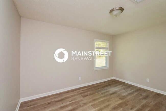 Building Photo - 3 Bedroom Pet-Friendly Home in COVINGTON, GA with Main Street Renewal