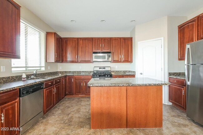 Building Photo - 16731 N 172nd Ave