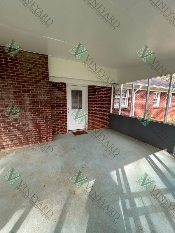 Building Photo - 1534 Collier Dr SE