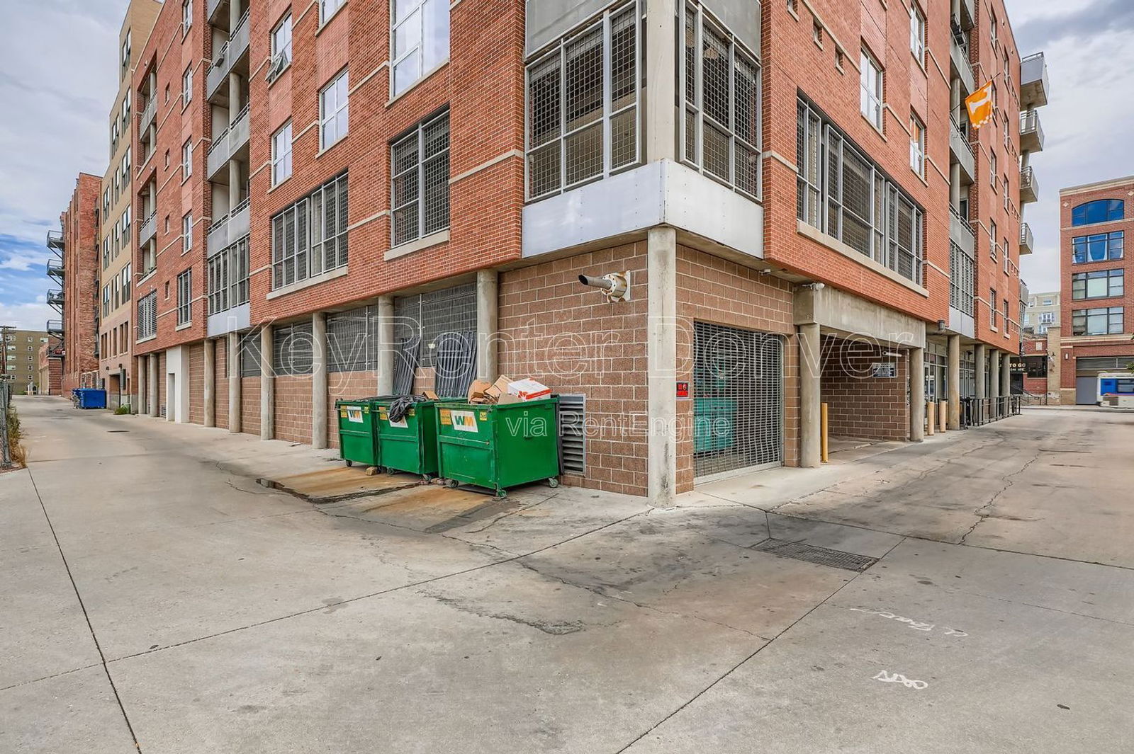 Building Photo - 2229 Blake St