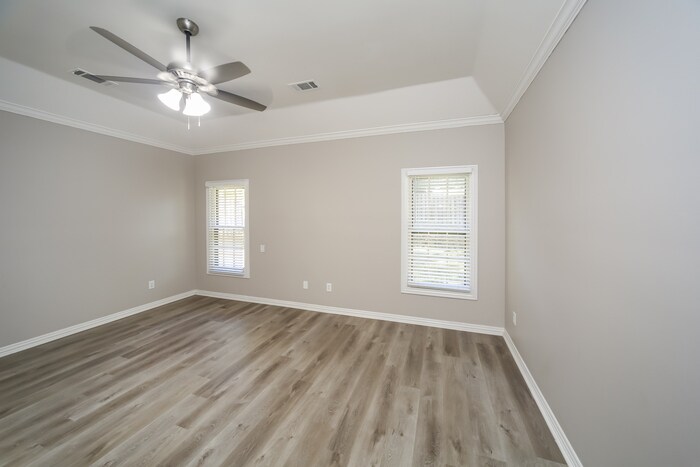 Building Photo - 554 N Sanga Rd