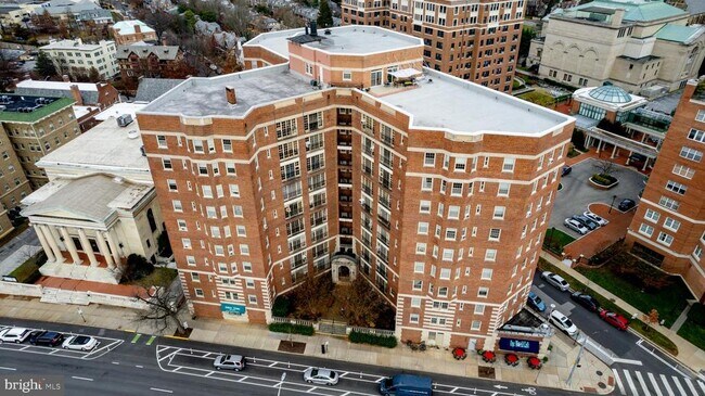 Building Photo - 100 W University Pkwy