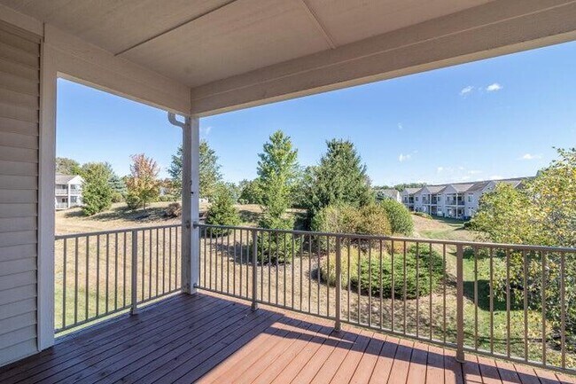 Building Photo - 3004 Lodge View Ct