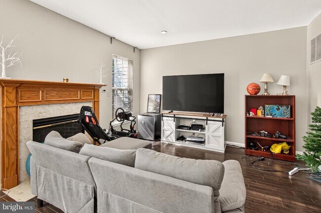 Building Photo - 12415 Selkirk Cir