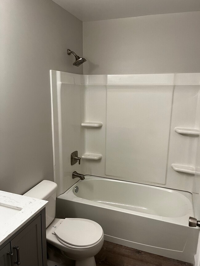 Building Photo - 707 Forest Ln