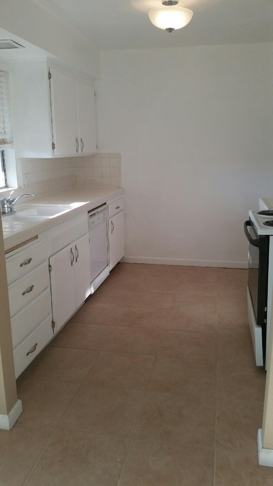 Kitchen - Left - 1068 Pierce Dr