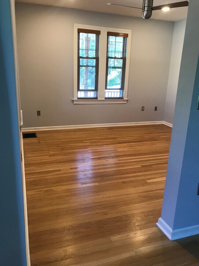 Building Photo - 11 Cherry St