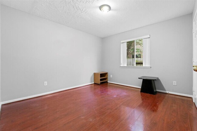Building Photo - 2106 Ruffian Ln