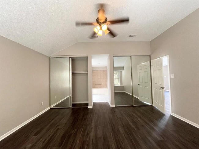 Building Photo - 13535 Gaby Virbo Dr