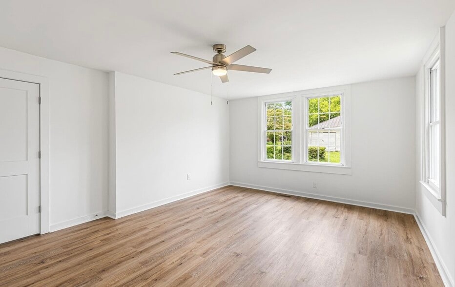 Bedroom - 20 Lyncrest St