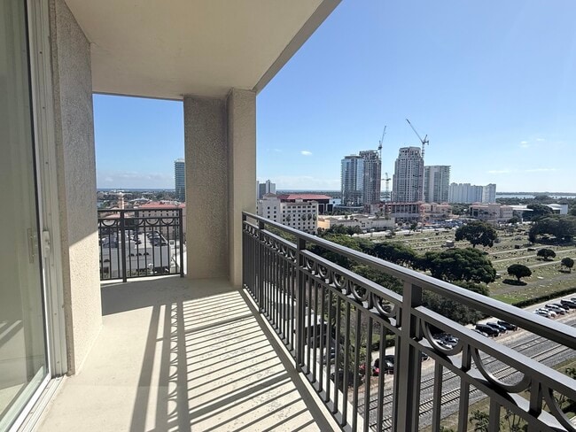 Building Photo - 550 Okeechobee Blvd