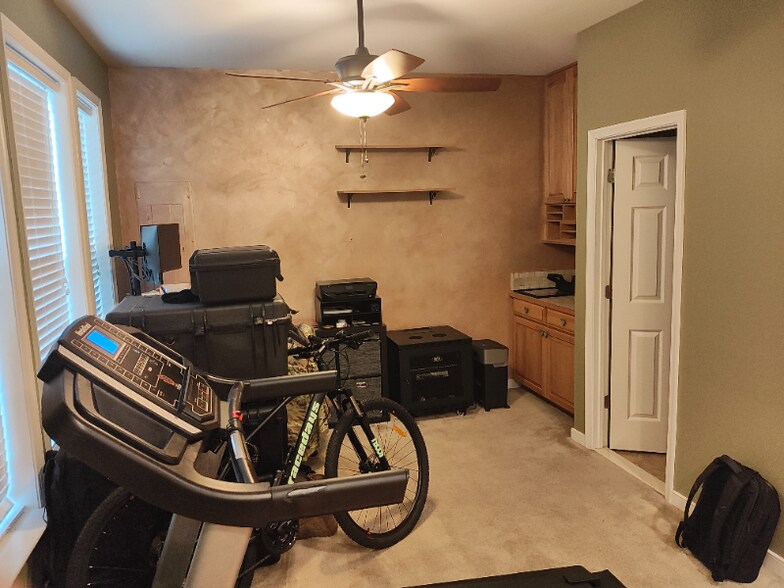 Building Photo - 2110 Hardbower Way