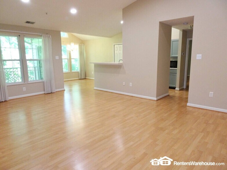 Building Photo - 7906 Valley Manor Rd