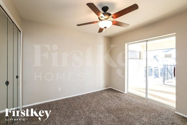 Building Photo - 306 SE 15th St