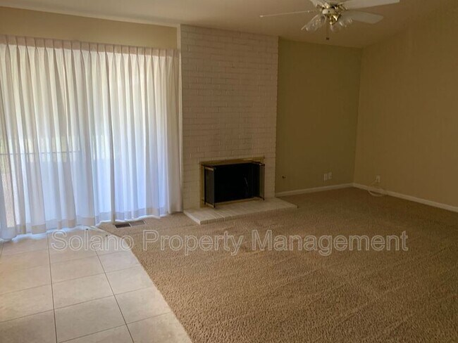 Building Photo - 236 Cheyenne Dr