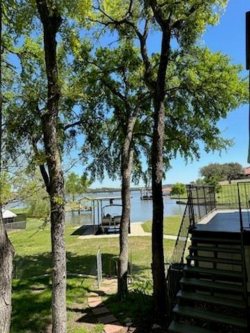 Building Photo - 2331 Live Oak Cir