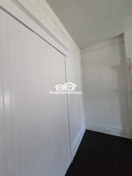 Building Photo - 4223 Red Bud Ave